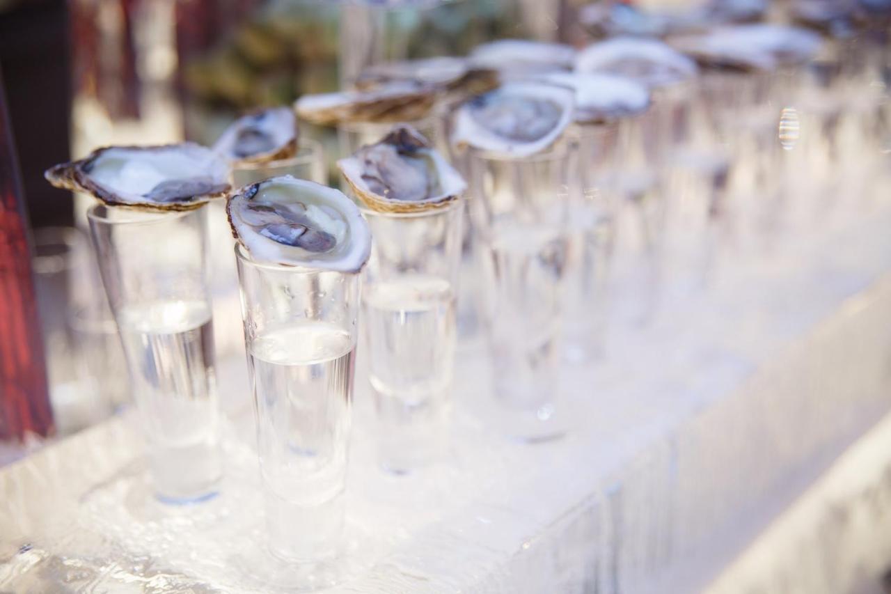 Intercontinental New York Barclay Hotel By Ihg Exteriér fotografie Champagne glasses