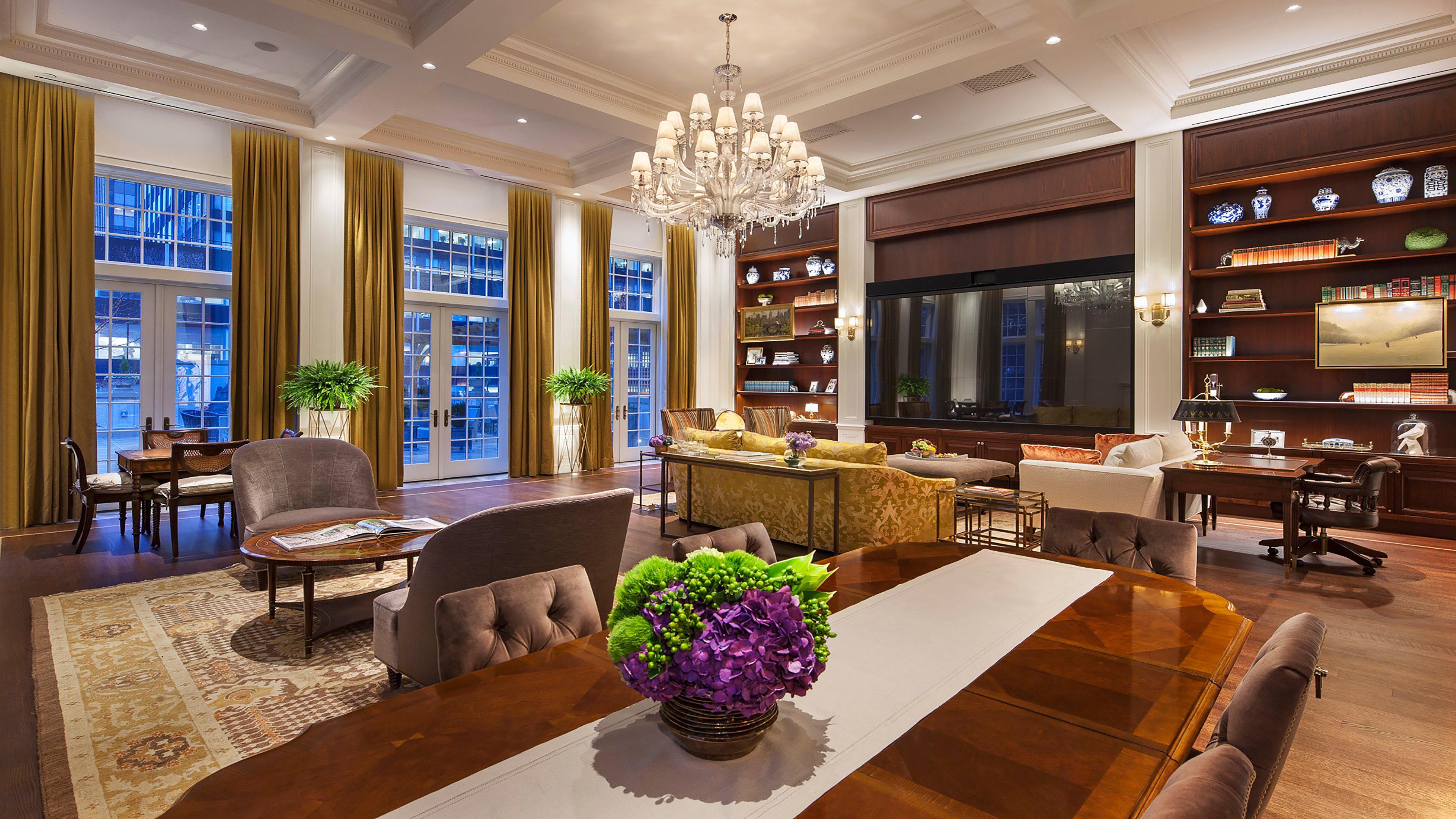 Intercontinental New York Barclay Hotel By Ihg Exteriér fotografie The living room of the 2012 White House Christmas tree