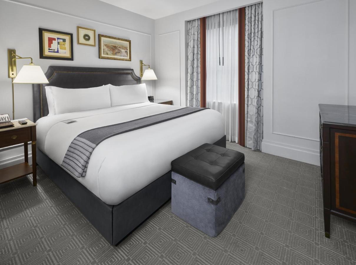 Intercontinental New York Barclay Hotel By Ihg Exteriér fotografie A bedroom at the hotel